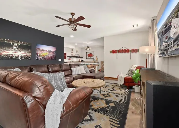 Lakefront Retreat - Hot Tub & Game Room