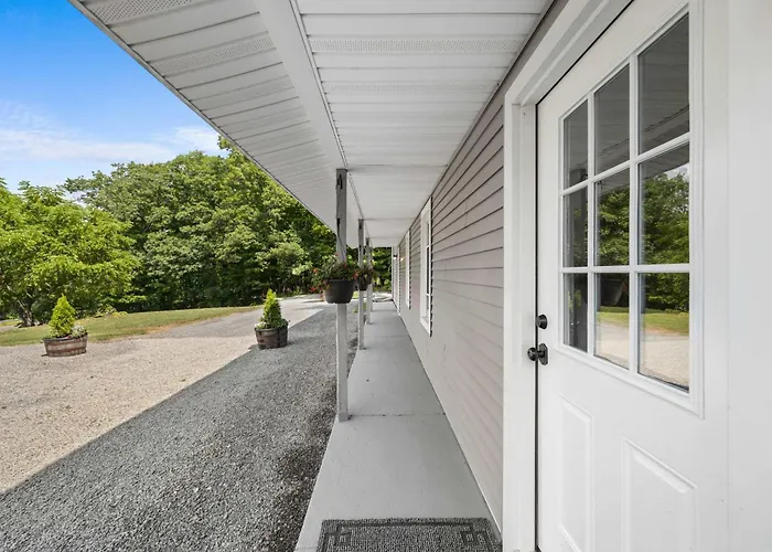 Keuka Wine Trail Lake View Suite & Private Fire Pit