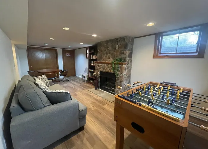 Private Estate, Walk To Princeton Downtown, 3 Bedrooms, 2 Bath, With Free Parking