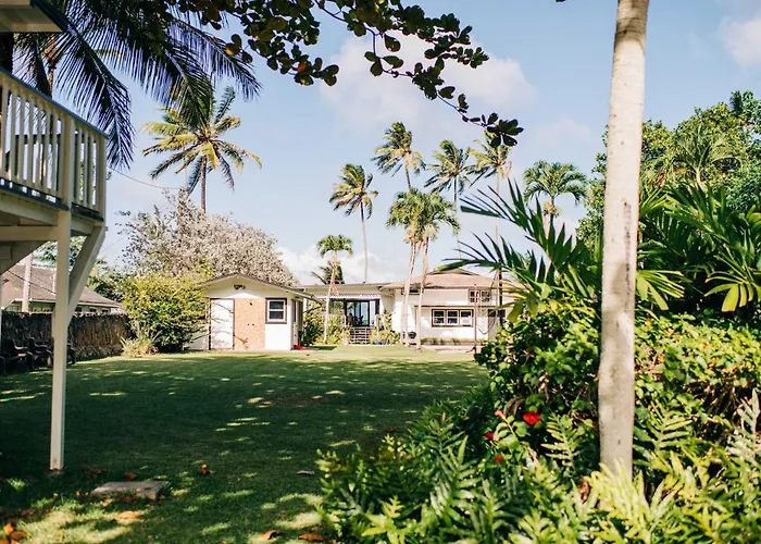 Beachfront Luxurious Hawaiian Oasis