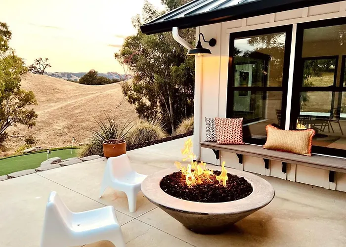 Sunset View Luxury Living On 5 Picturesque Acres