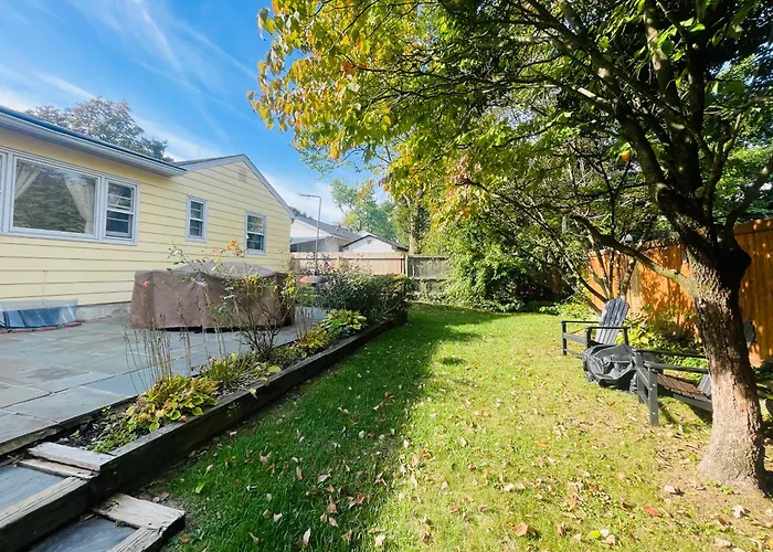 Private Estate, Walk To Princeton Downtown, 3 Bedrooms, 2 Bath, With Free Parking