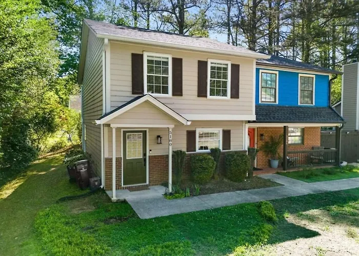 Stroll To Downtown Alpharetta And Avalon Shops