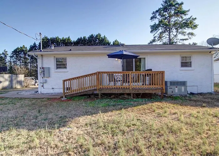 Cozy Riverside Cottage Fully Updated Quiet 3 Beds