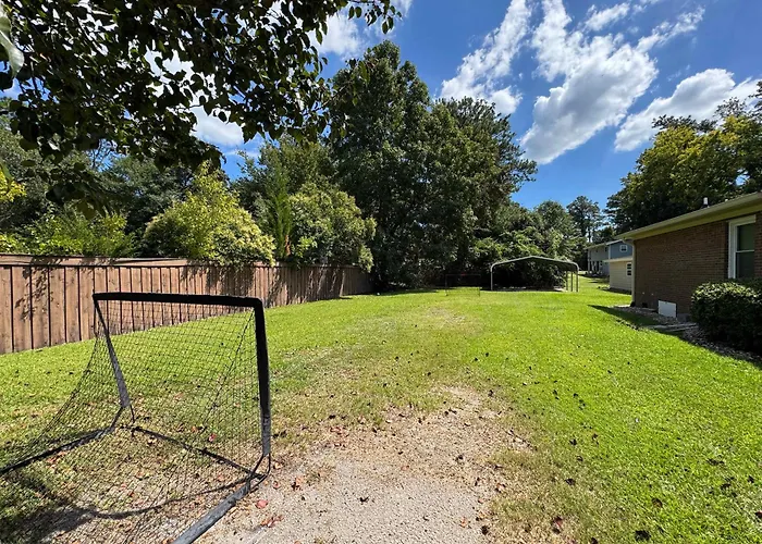 Sunlit Hideaway 3Br 2Ba House Pool
