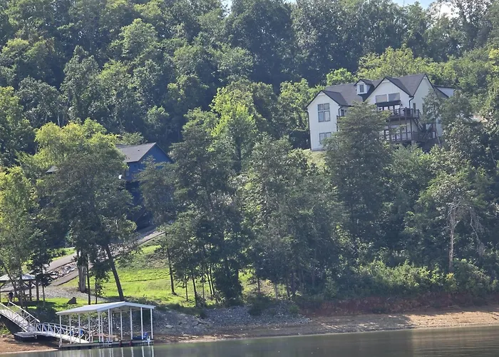 Exclusive Lakefront Retreat On Douglas Lake
