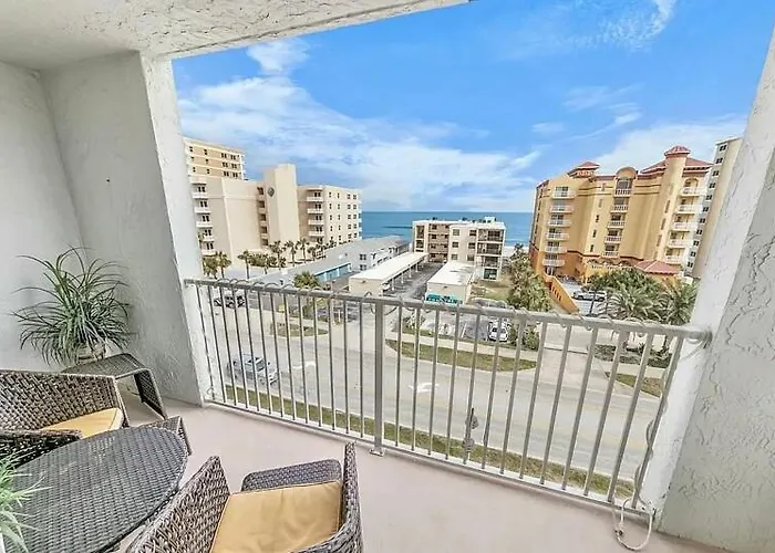 Immaculate 2Br 2 Bath Beachside Condo