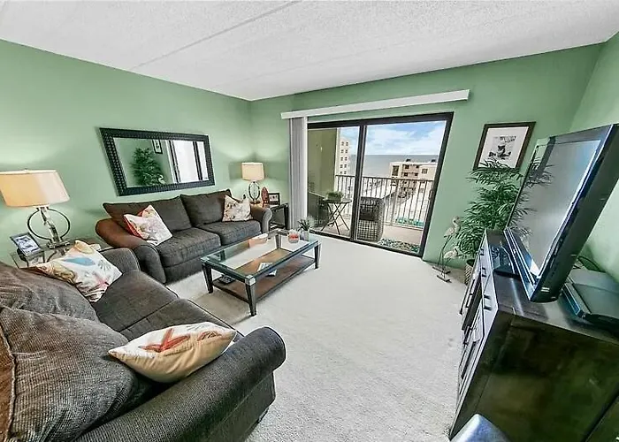 Immaculate 2Br 2 Bath Beachside Condo