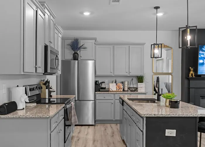 Beautiful New Townhome 25 Mins From Metro Atlanta