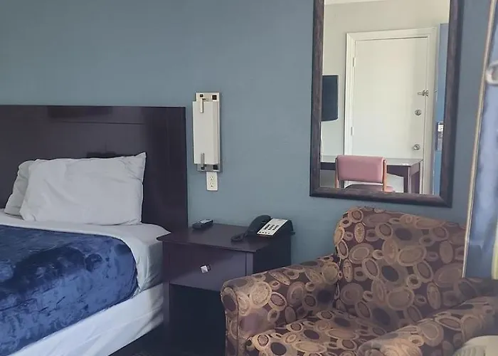 Queen Bed Hotel Room 329