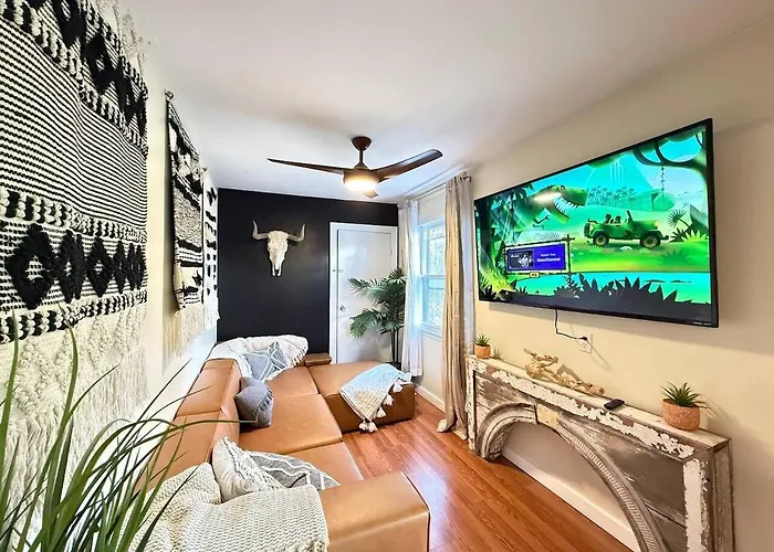 Vibing Hudson Retreat Pet-Friendly W Hot Tub