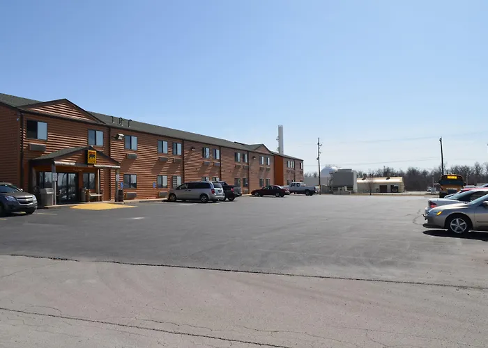 Booneslick Lodge - Neosho