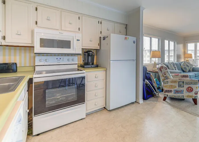 Steps To Sand! Condo W/ 2 Pools In Atlantic Beach