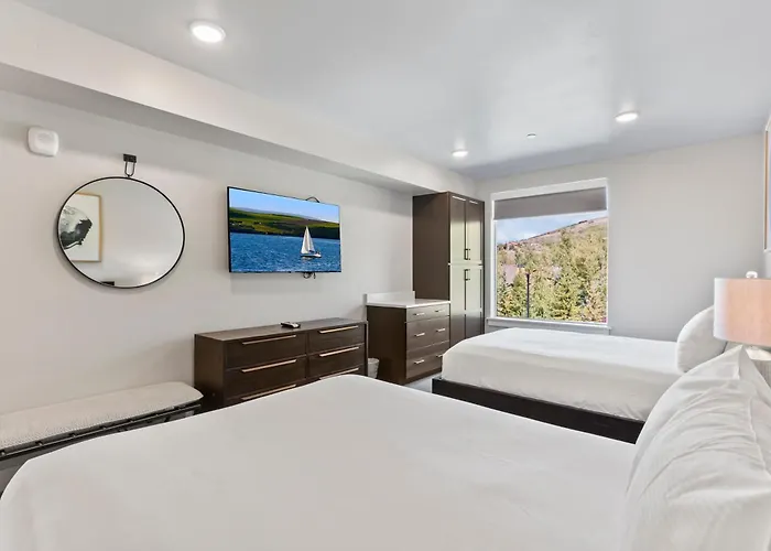Luxury Black Rock Resort Suite Unit B