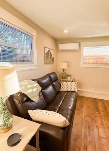 Bonifacio Oasis With Full Kitchen And Washer / Dryer