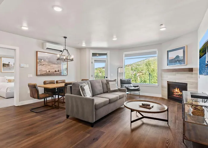 Luxury Black Rock Resort Suite Unit A