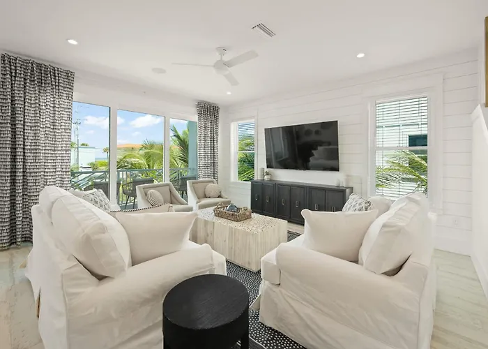 Beach View Paradise - New Anna Maria Island Home