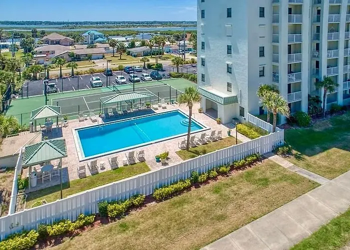 Immaculate 2Br 2 Bath Beachside Condo