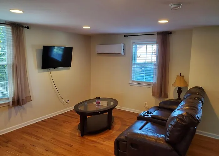 Adorable Guest House In Heart Of Lumberton Uptown