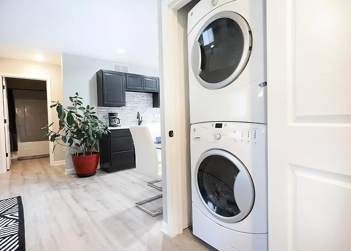 Cozy Morningside House With Fiber Internet