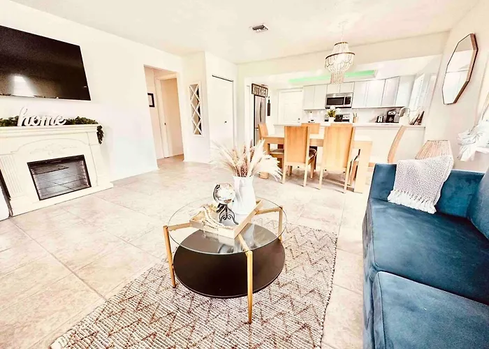 Modern Boho 2Bed 2Bath Home Right In Downtown