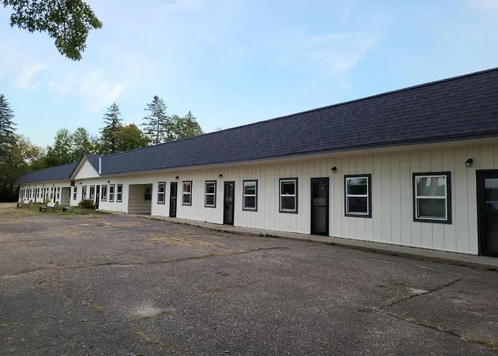 Leech Lake Views Quaint Stay Near Town & Hiking