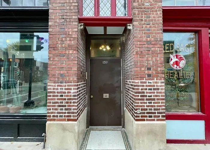 Willy St 2 Work Spaces 2 King Beds Prime Loc