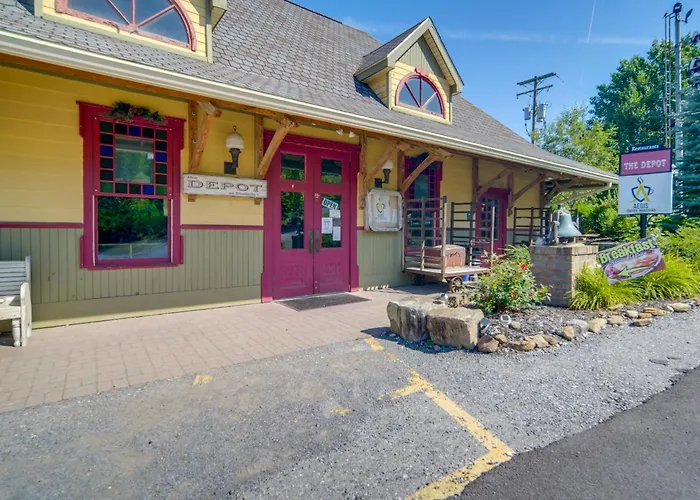 'Red Ny Central,' Converted Railcar In Dubois!