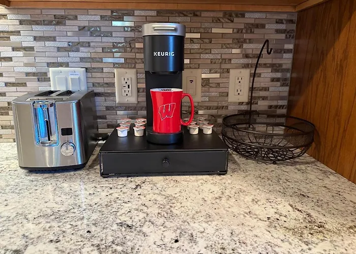Pet Friendly Fully Furnished 1-Bedroom Oasis