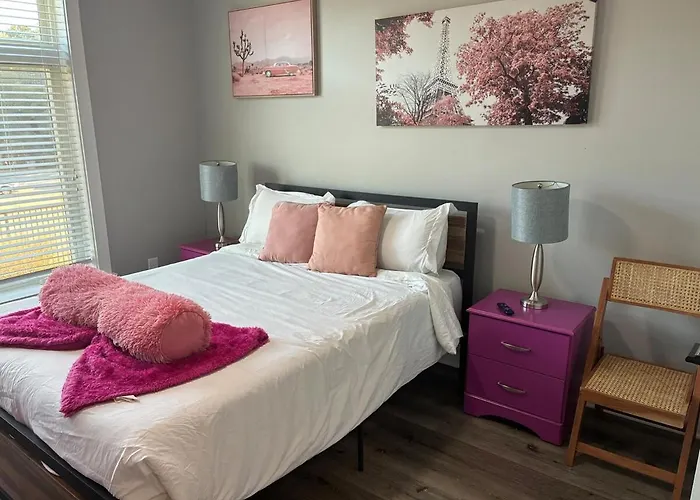 Modern Near Downtown Hospitals Greenville Stay