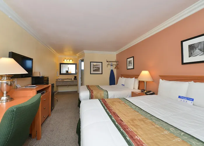Inn By The Sfo