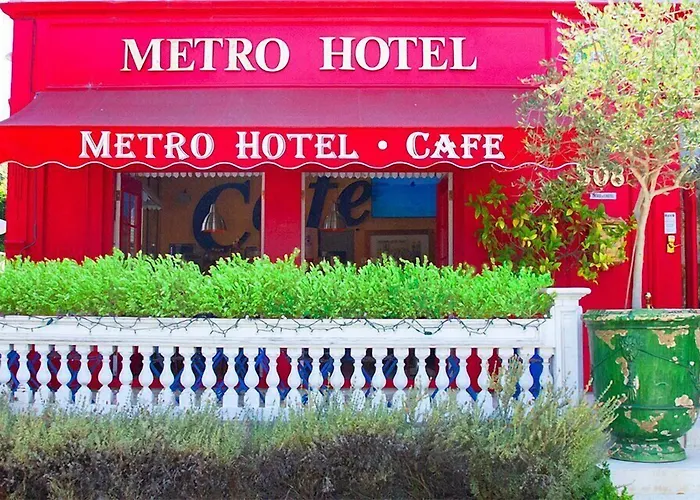 Metro Hotel And Cafe
