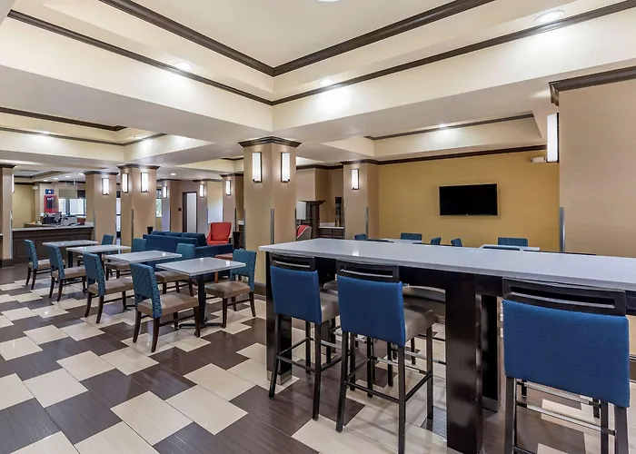 Comfort Inn & Suites El Dorado