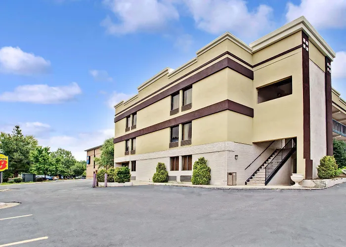 Super 8 By Wyndham Raleigh Downtown