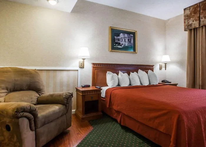 Econo Lodge Glens Falls - Lake George