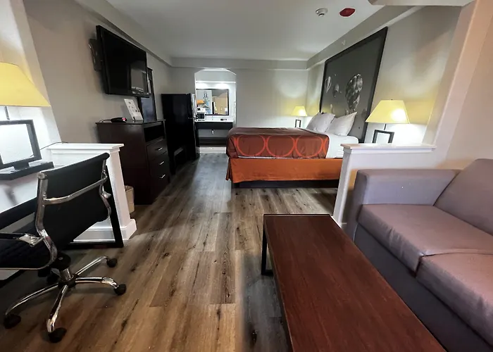 Super 8 By Wyndham Mont Belvieu - Baytown East