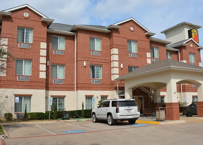 Super 8 By Wyndham Austin/Airport South