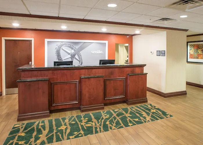 Hampton Inn & Suites Cincinnati-Union Centre