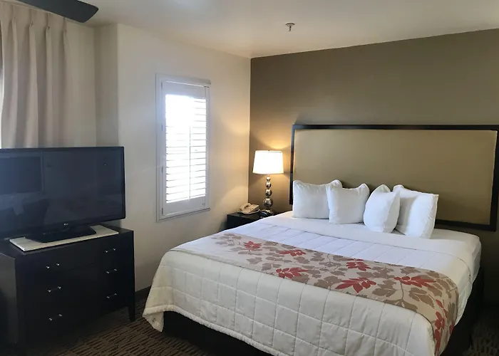Hawthorn Suites
