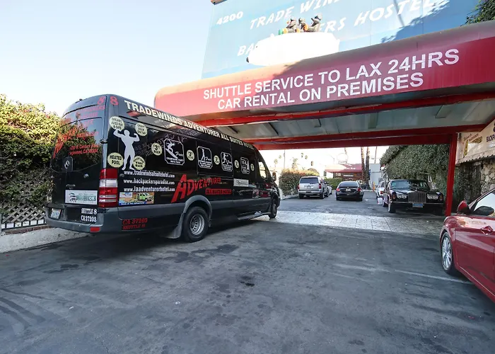 La Adventurer Hotel
