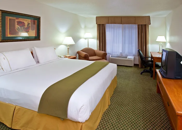 Holiday Inn Express & Suites Logan, An Ihg Hotel