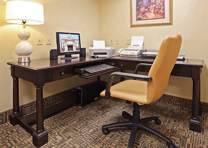 Holiday Inn Express & Suites Pine Bluff/Pines Mall By Ihg