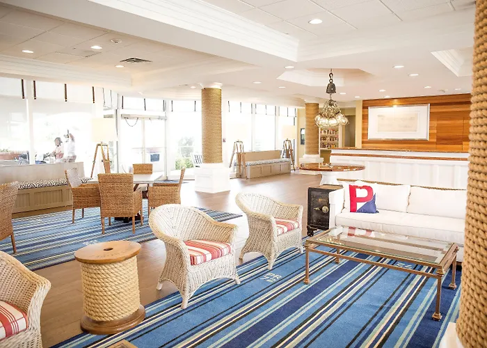 Port Royal Oceanfront Hotel