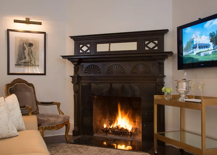 Kemble Inn - Restaurant - Bar