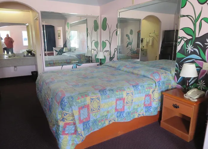 Travelers Inn And Suites Liberty