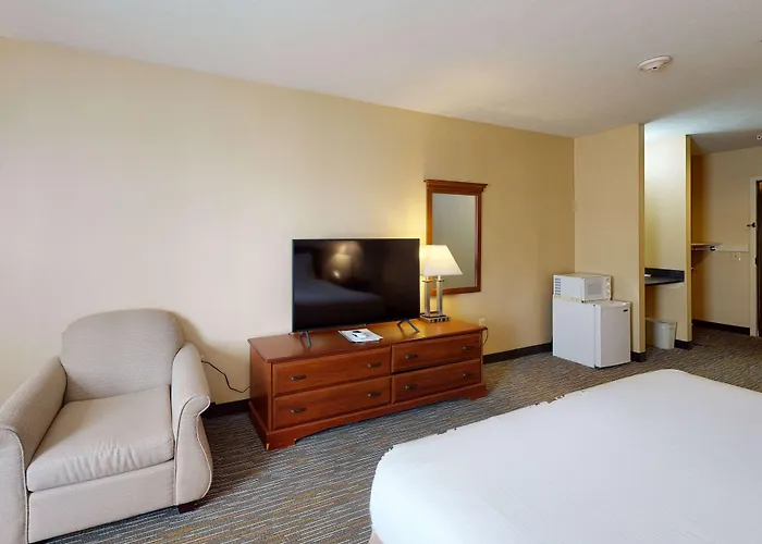 Ramada By Wyndham Strasburg - Shenandoah Valley