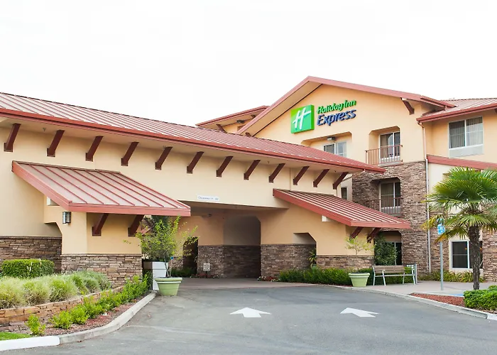 Holiday Inn Express Turlock By Ihg