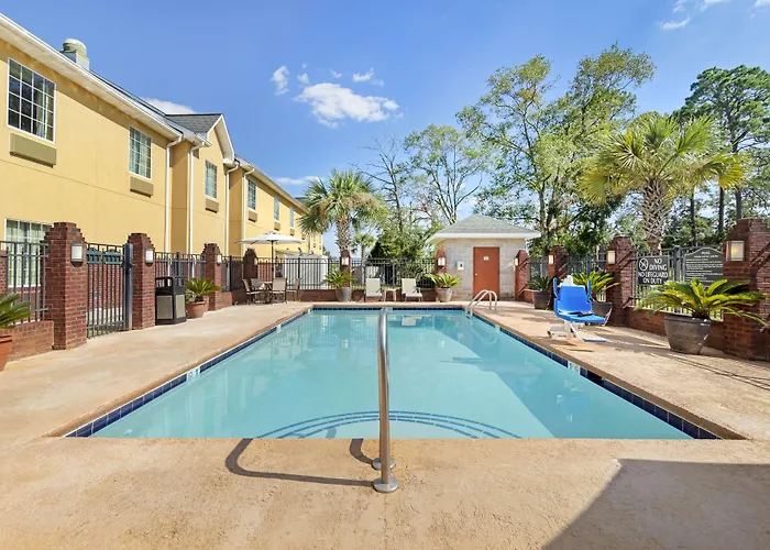 Best Western Plus Bradbury Inn And Suites