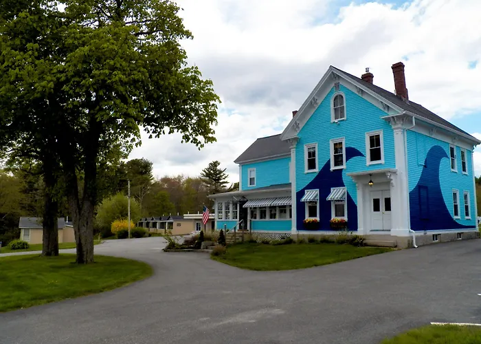 Coast Village Inn