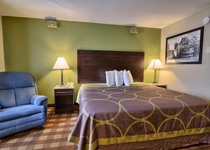 Super 8 By Wyndham Bangor